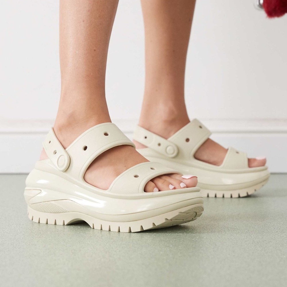 New Crocs Mega Crush Sandal Bone Platform Lug Sole Mens 7 Womens 9‎ Summer Cream